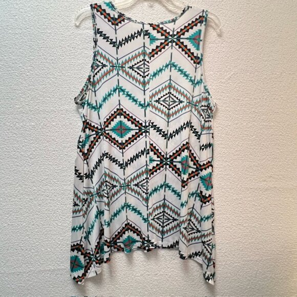 R. Rouge Women's Sleeveless Aztec Print Sharkbite Hem Tunic, Plus Size 1X - Picture 4 of 5